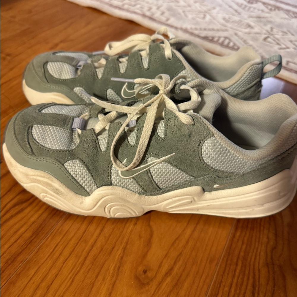 Nike Green and White Women's Sneakers